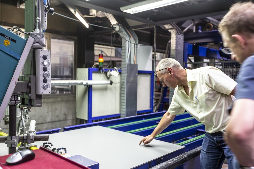 So Sánh Công Nghệ Fybertec "SHERA" & Firm & Flex "SCG" quy trinh san xuat tam xi mang soi 5