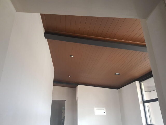 Tấm SHERA Strip 8x75x3000mm Ốp Trần Nội Thất Vân Teak/Straight
